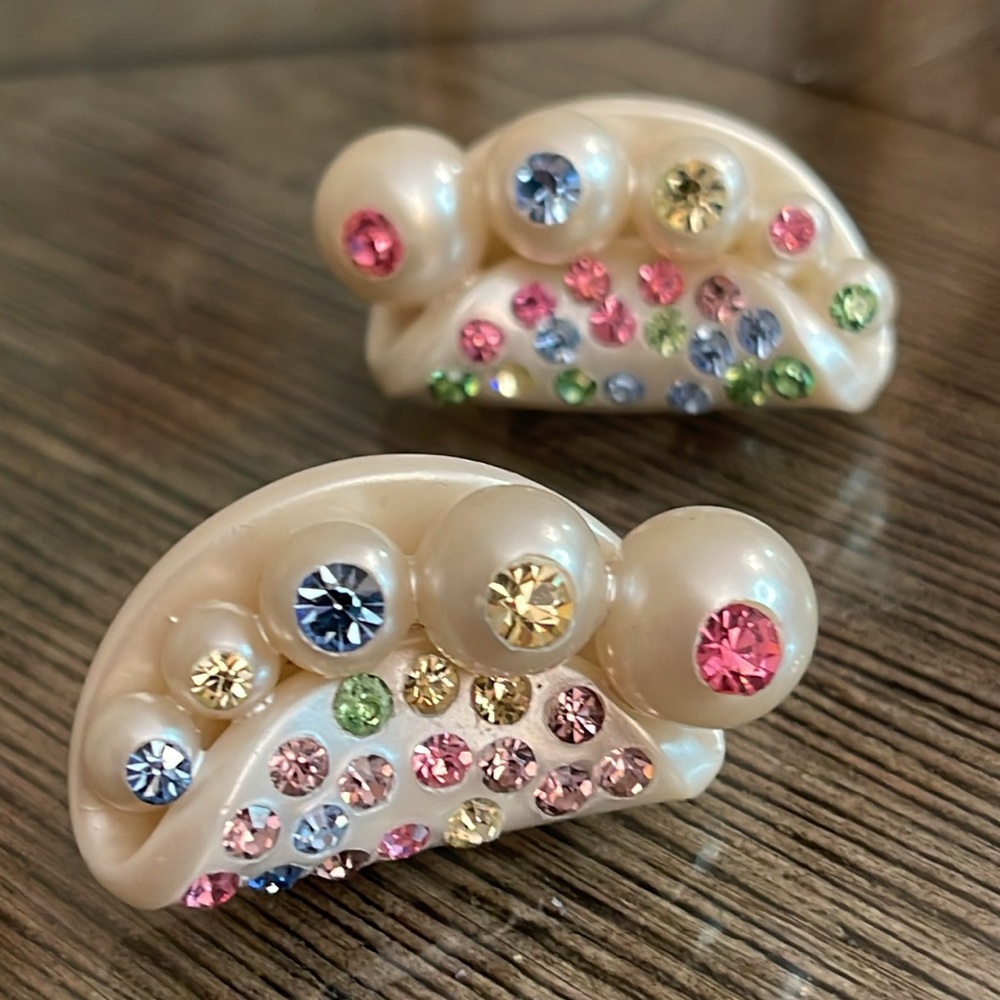 Vintage Unique Shaped Thermoset & Pastel Rhinestone Clip Earrings - Picture 12 of 16